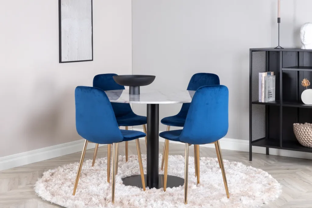 Estelle & Polar Runda Matbord ⌀106 White + Matstolar Blue