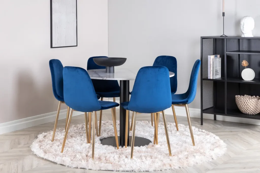 Estelle & Polar Runda Matbord ⌀106 White + Matstolar Blue