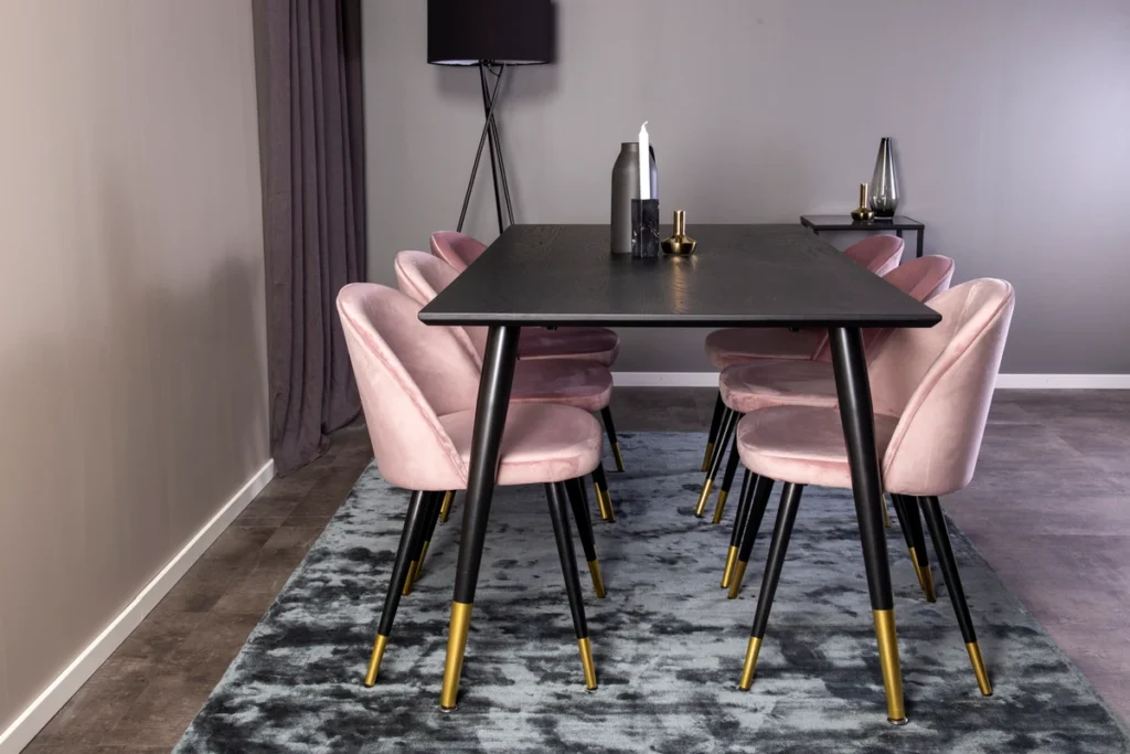 Dipp & Velvet Rektangulära Matbord 180 x 90 Black + Matstolar Dammig rosa