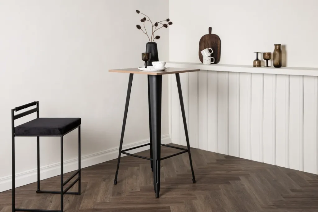 Tempe Barbord 60 x 60 Walnut